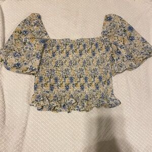 Floral puff sleeve cropped top